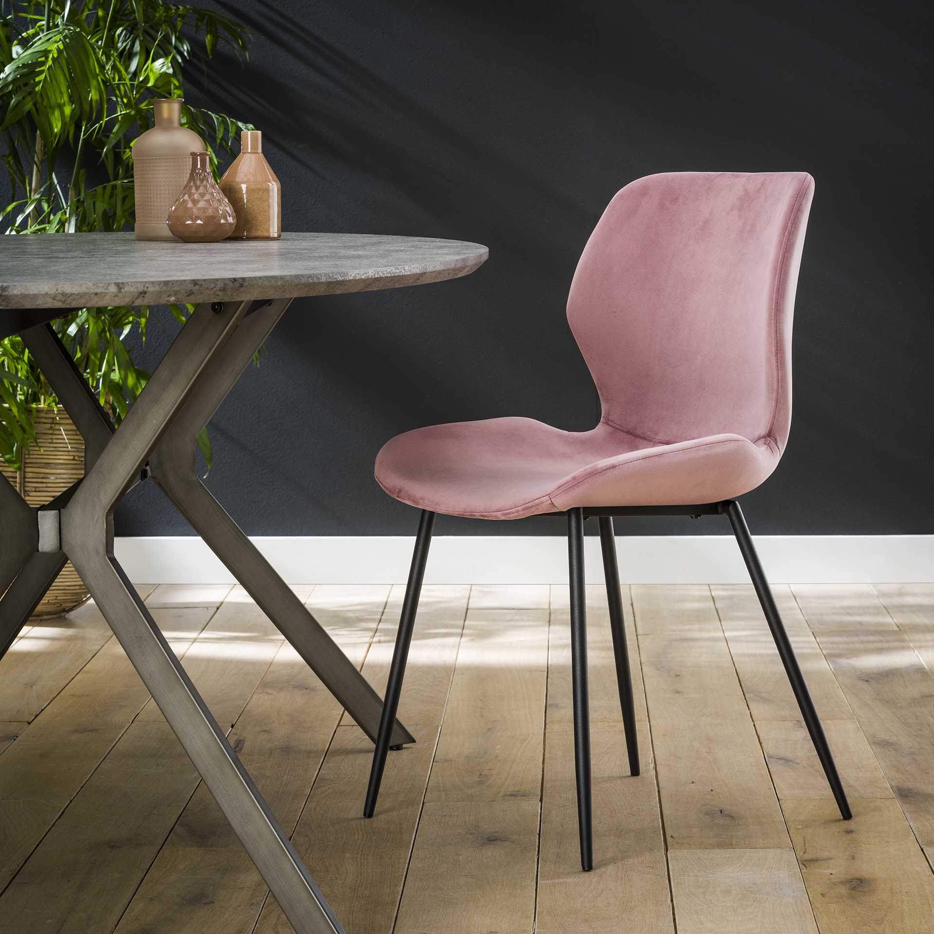 Eetkamerstoel Brandon | Velours Roze | Magazijn leegverkoop
