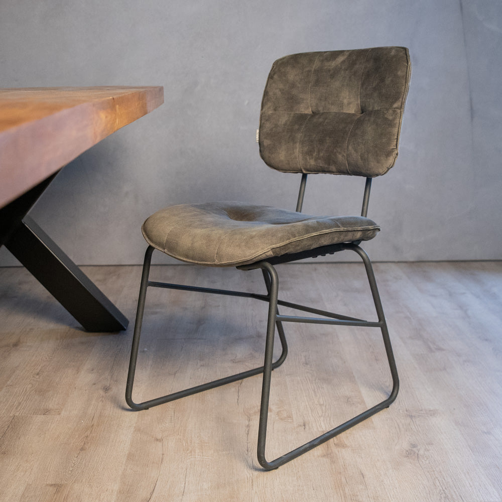 Eetkamerstoel Dez Hunter | Magazijn leegverkoop