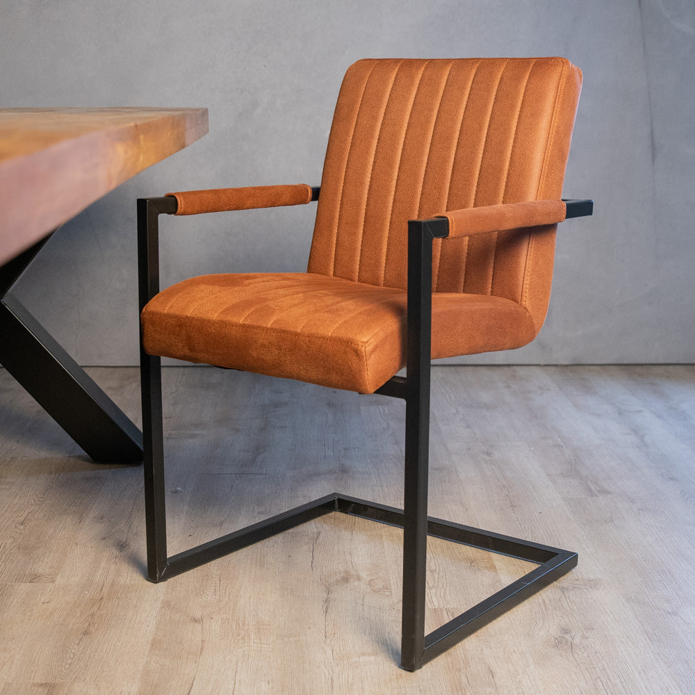 Eetkamerstoel Milo | Cognac Microvezel | Magazijn leegverkoop