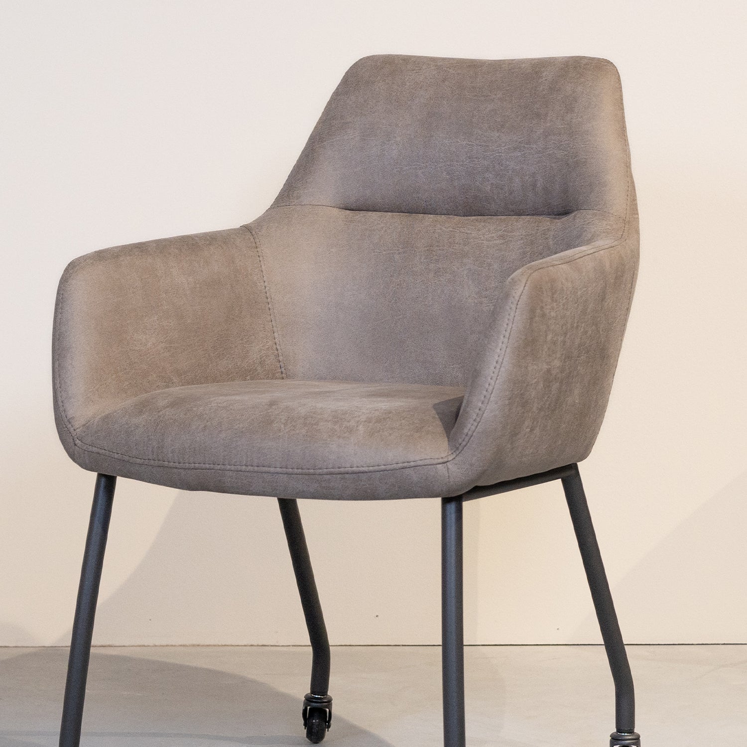 Eetkamerstoel Lenny | Taupe | Magazijn leegverkoop