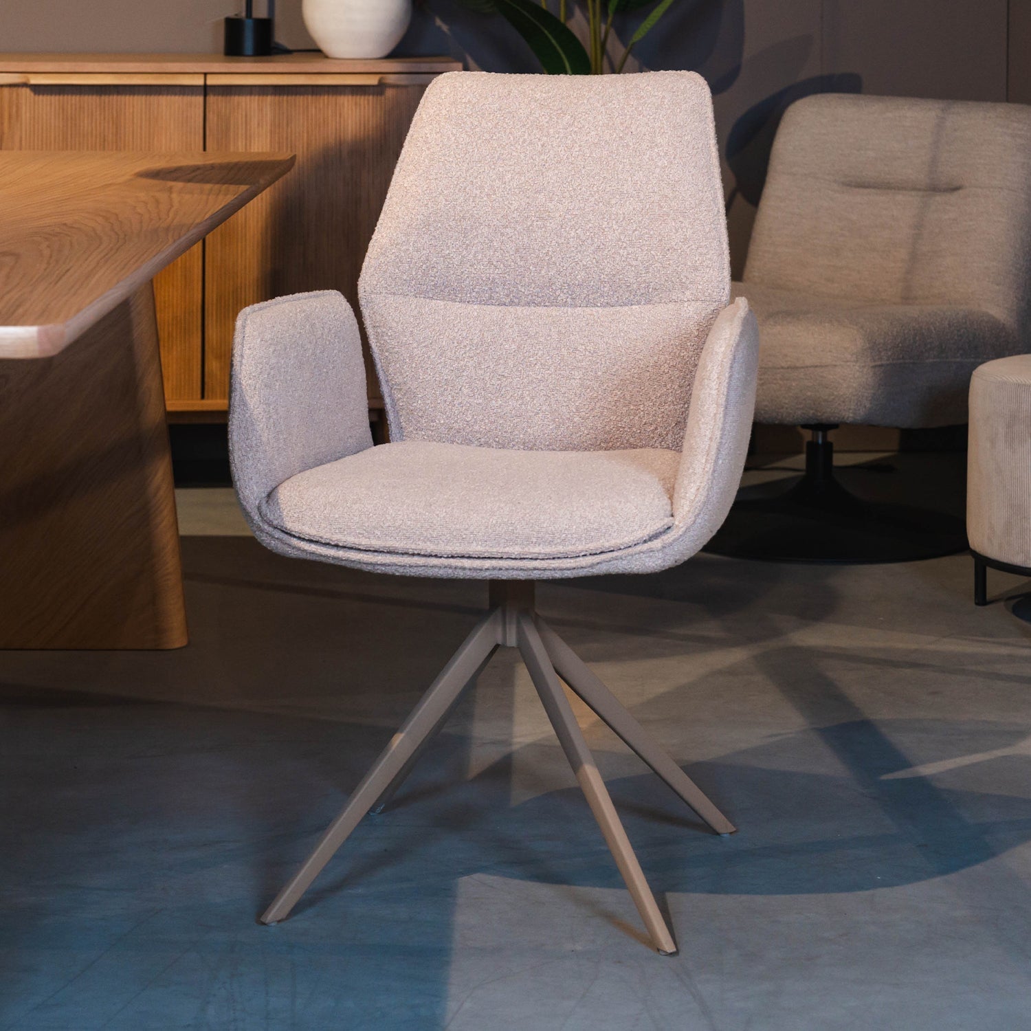 Eetkamerstoel Mellow | Naturel Bouclé | Magazijn leegverkoop