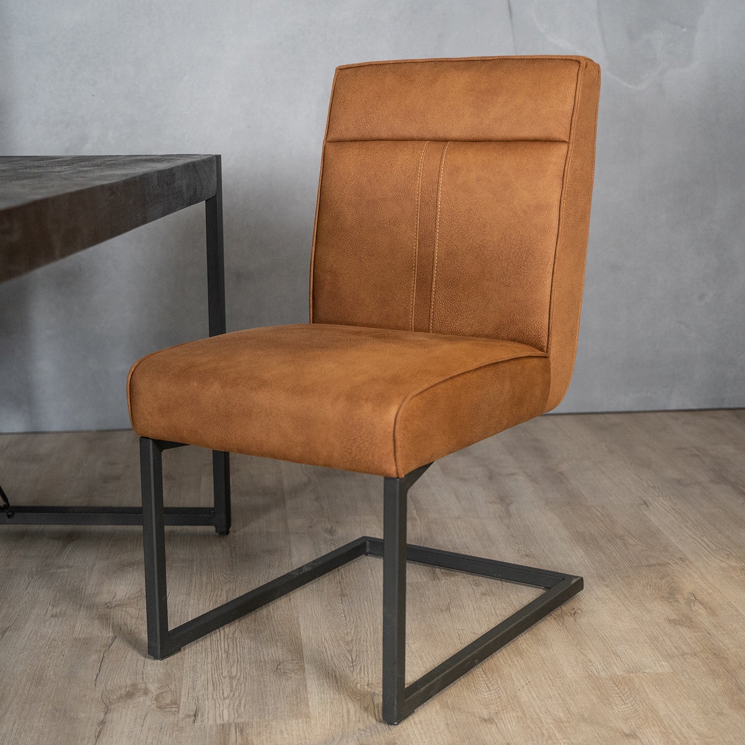 Eetkamerstoel Yuri Cognac | Magazijn leegverkoop