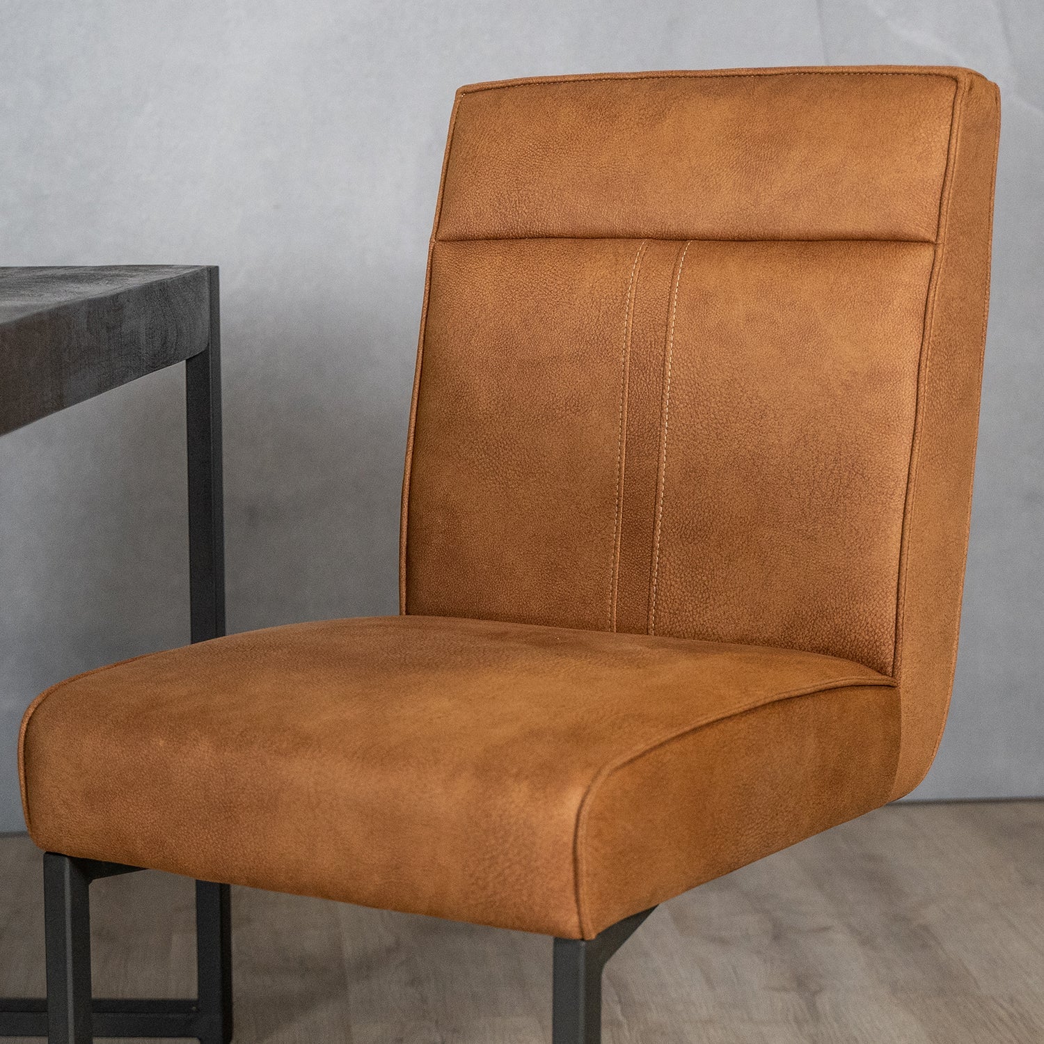 Eetkamerstoel Yuri Cognac | Magazijn leegverkoop