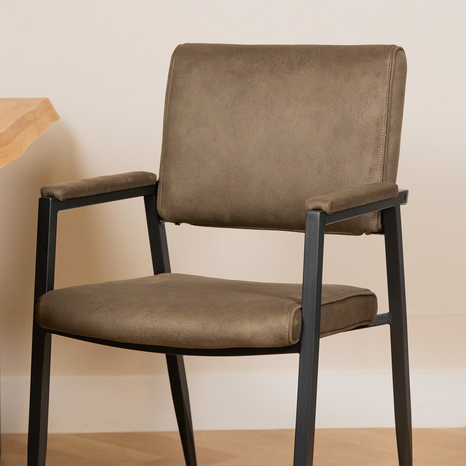 Eetkamerstoel Bodie | Army Microvezel | Magazijn leegverkoop