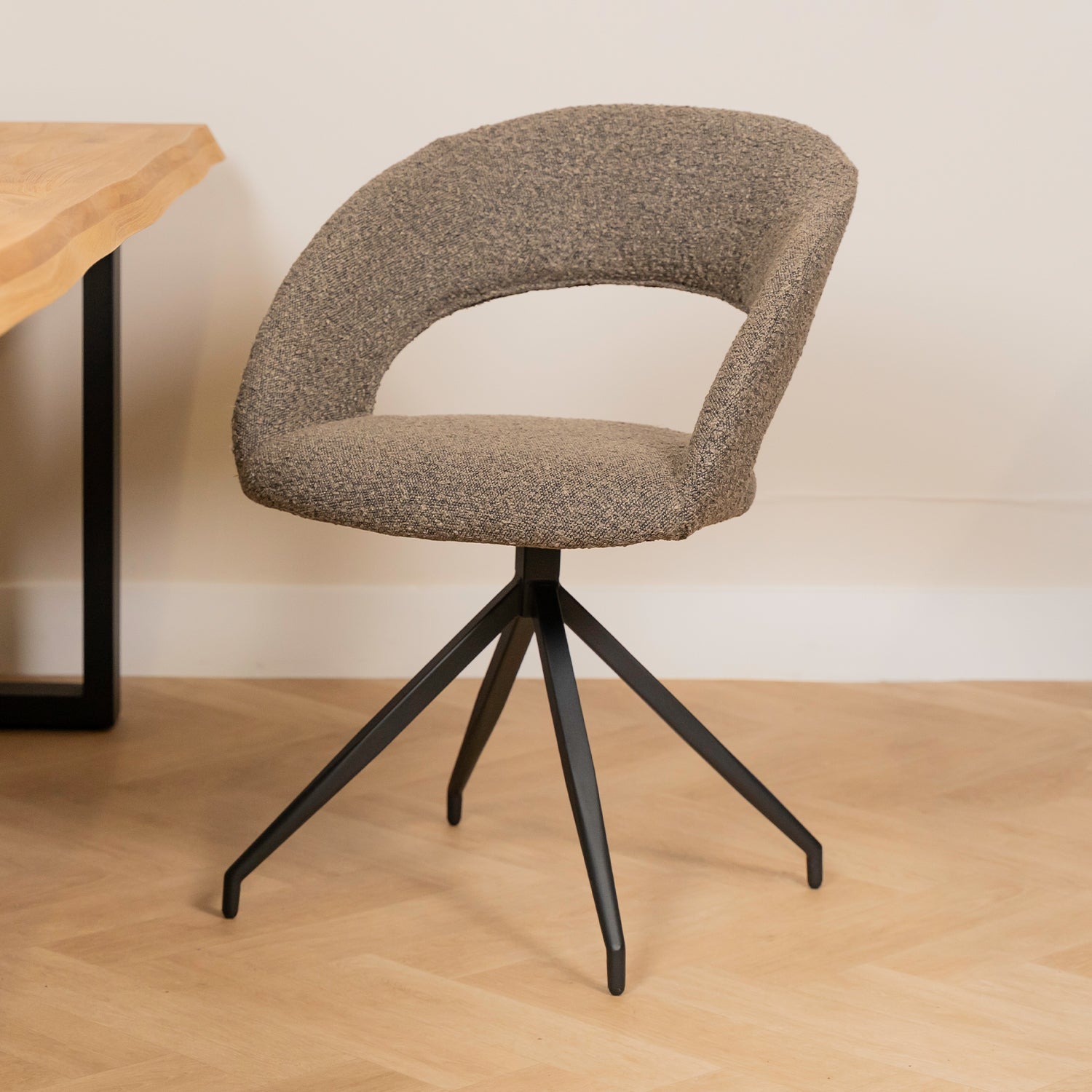 Eetkamerstoel Yara | Mouse Bouclé | Magazijn leegverkoop