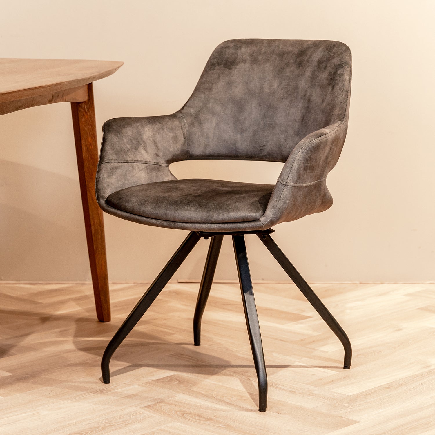 Eetkamerstoel Capp | Velvet Olive Groen | Magazijn leegverkoop