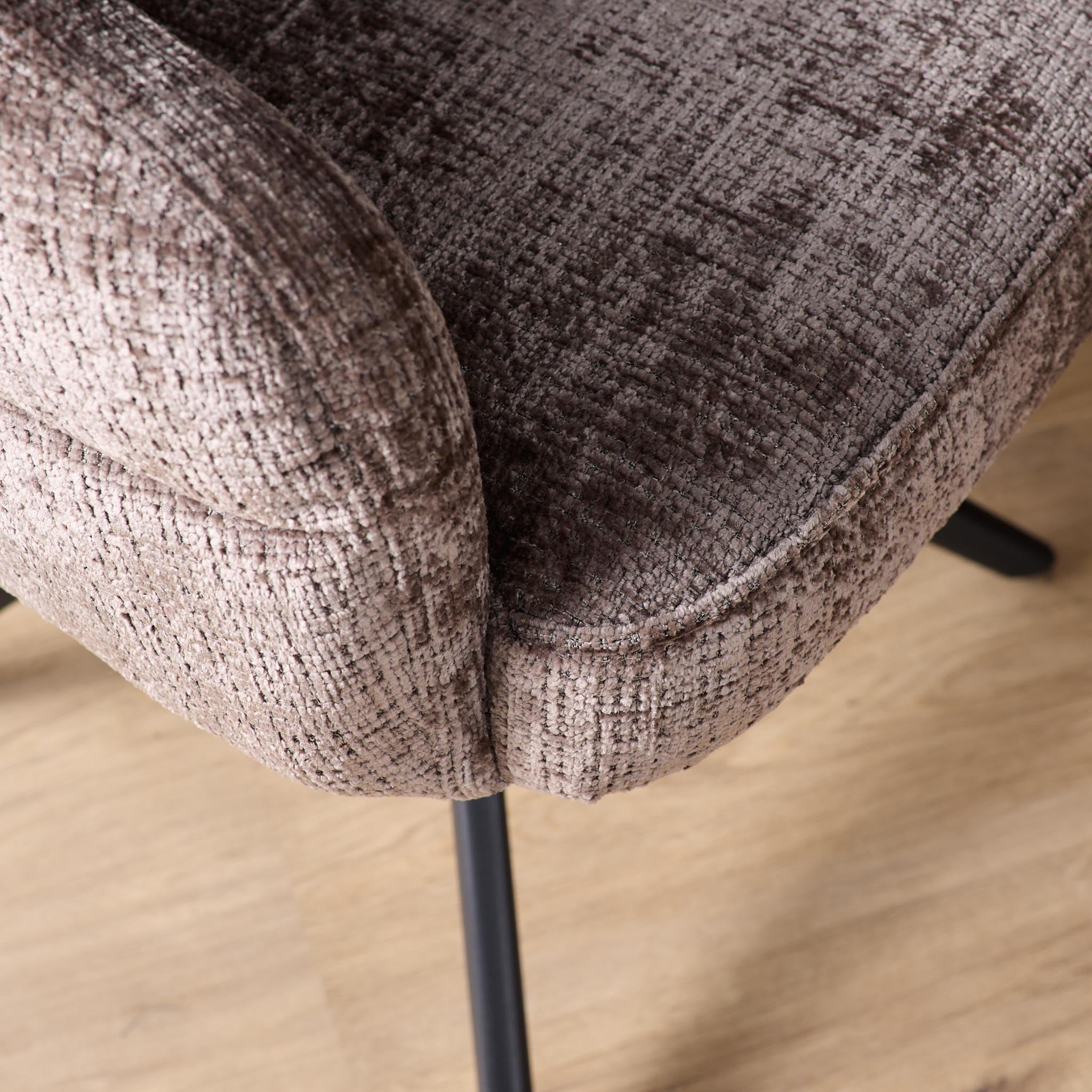 Eetkamerstoel Bella | Clay Cremona | Onderstel Black