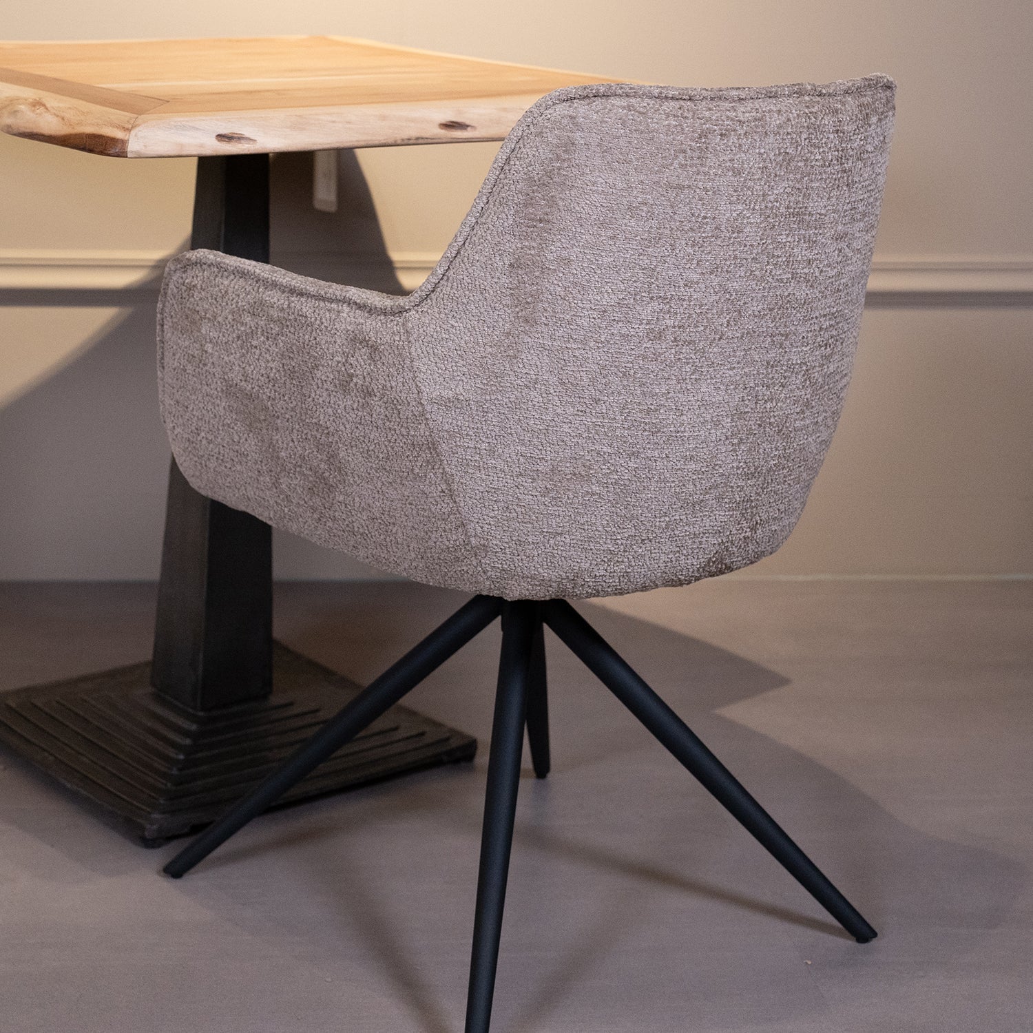 Eetkamerstoel Fondo | Taupe | Magazijn leegverkoop